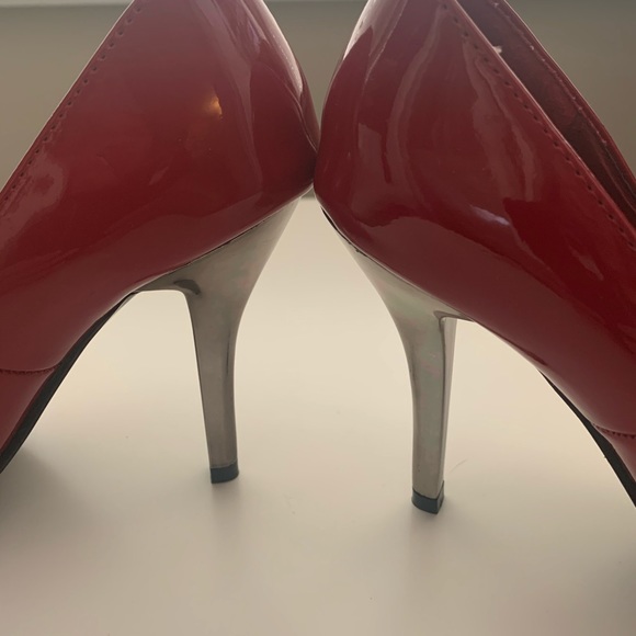 Red peep toe high heels shoe by D & C - Picture 9 of 9